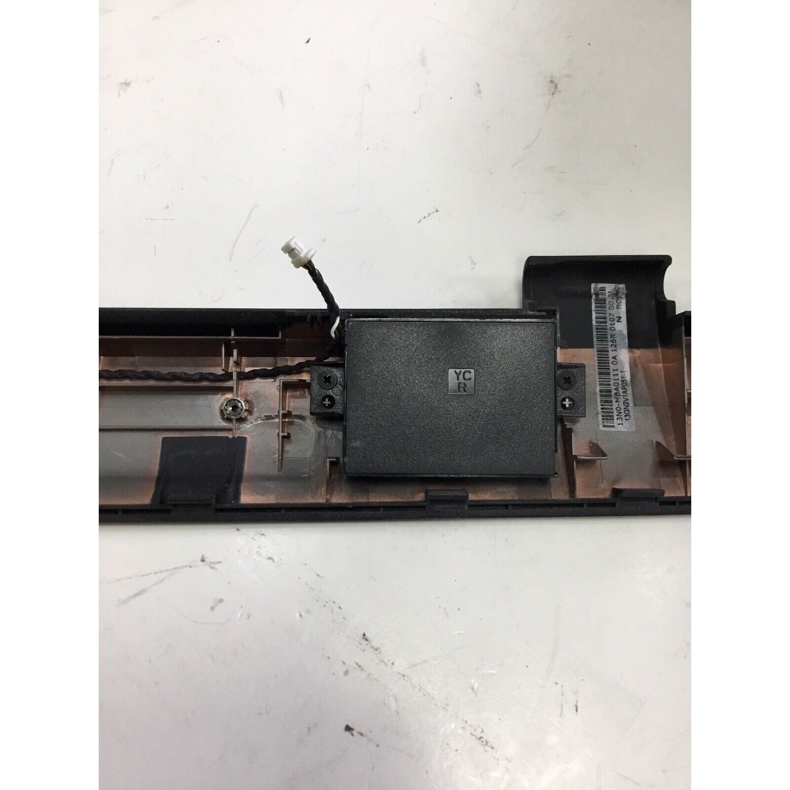 Asus G75V Laptop Hinge Cover Door 13GN2V1AP051-1 With Left/Right Speakers