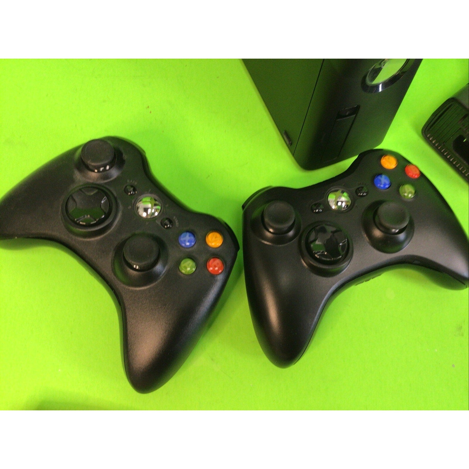 Microsoft Xbox 360 S 2GB Console Bundle With Kinect 2 Controllers 5 Games