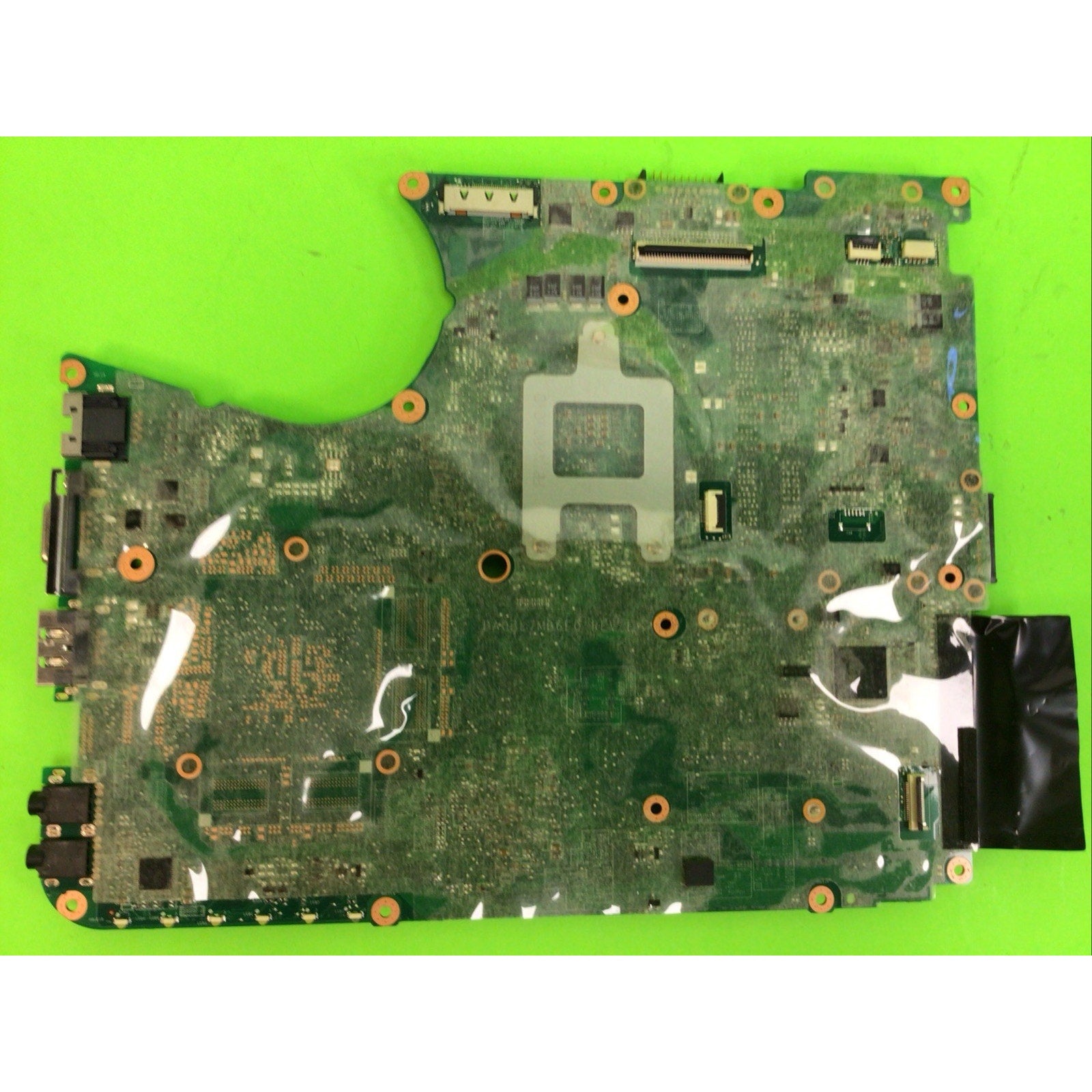 Toshiba Satellite L655 Series A000076380 QTFBD2A4700708 DA0BL7MB6E0