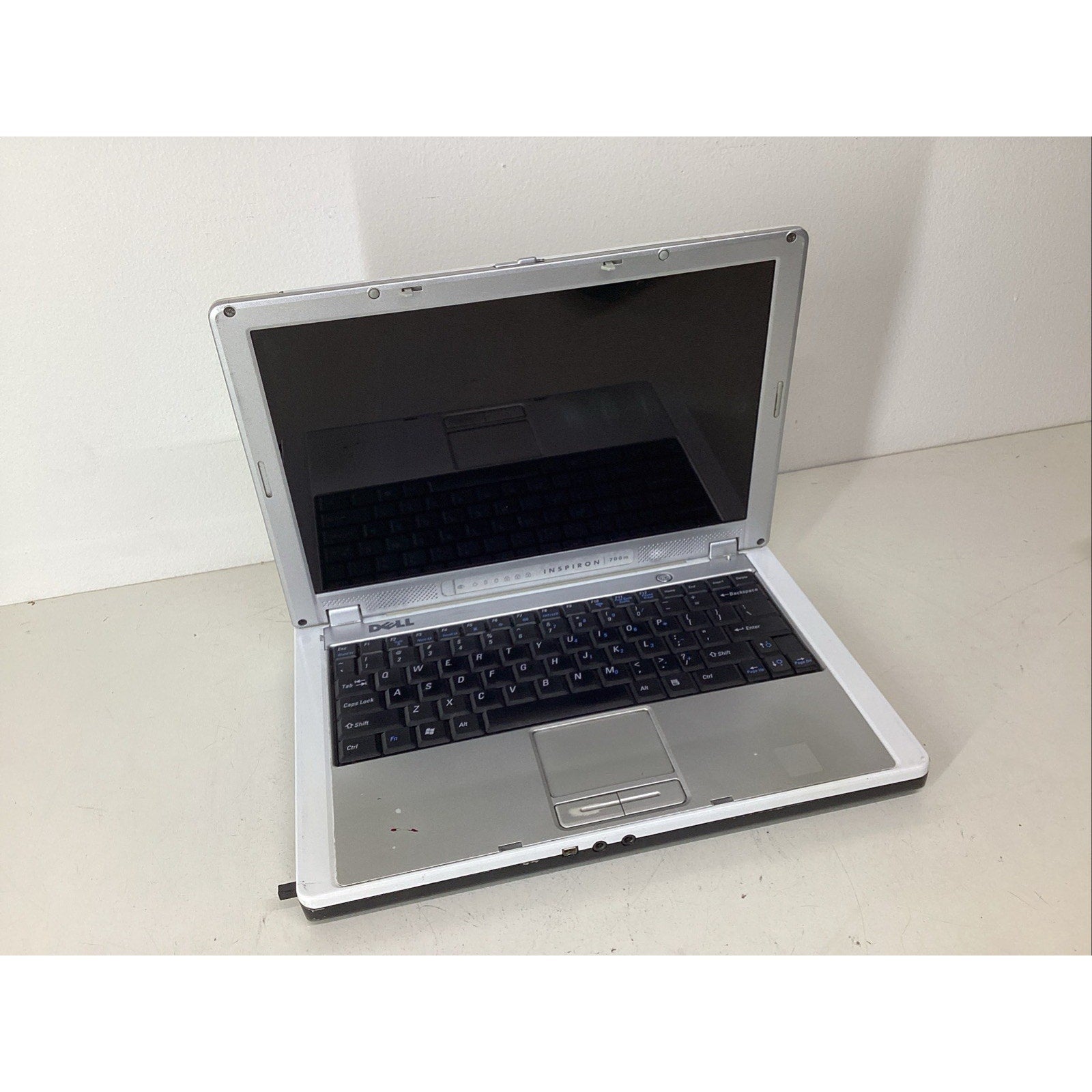 Dell Inspiron 700m Laptop Intel Pentium 80GB HDD 1GB RAM - For Parts