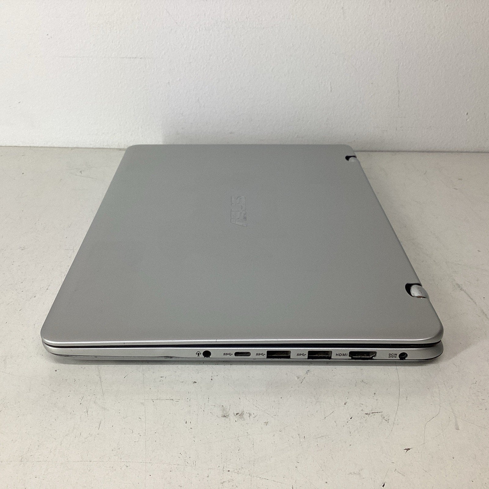 ASUS Q304UA-BHI511 13.3" Intel Core i5-7200U 2.50GHz 2GB RAM No HDD - For Parts