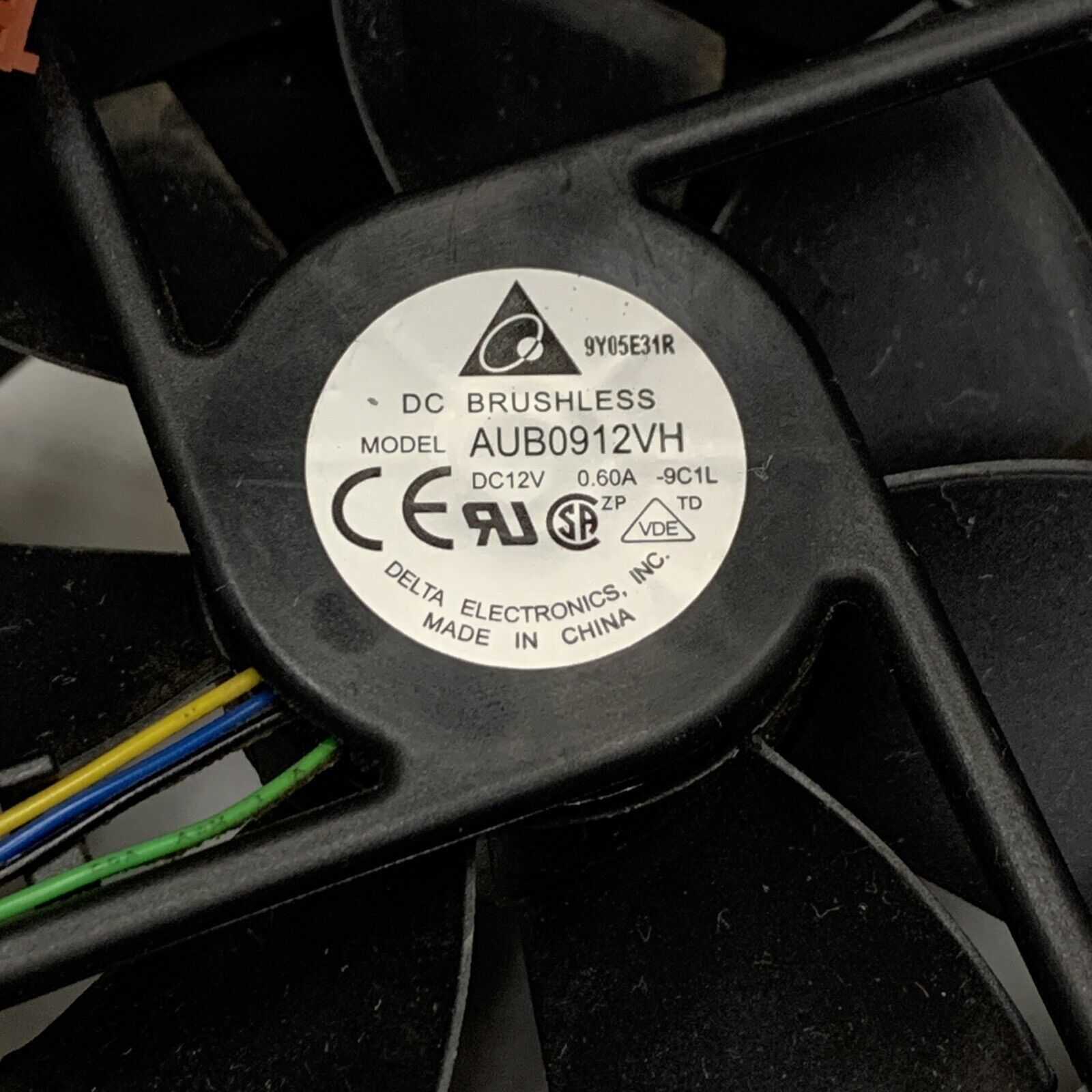 HP PRO 4300 Compaq 6000 6305 Elite Cooling Fan with Shroud AUB0912VH 636922-001