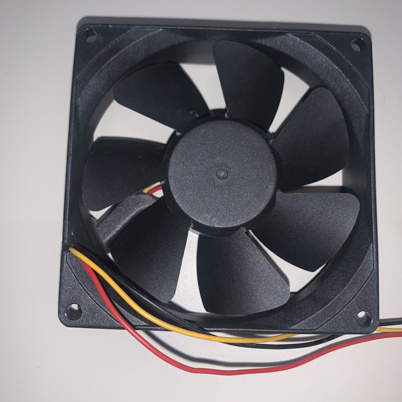 SUNON KD1209PTB2 92mm x 92mm x 25mm Ball Bearing Fan, 3Pin