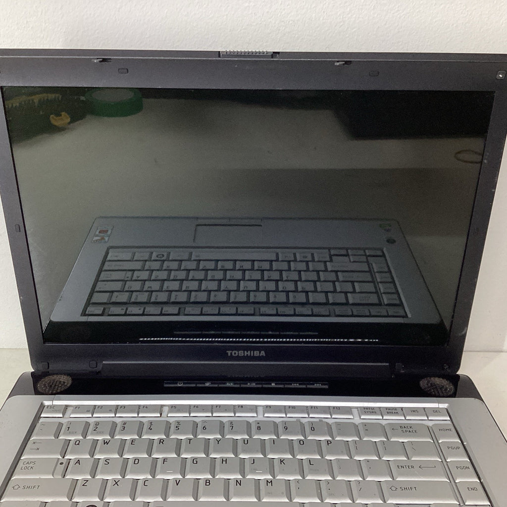 Toshiba Satellite A215-S7437 Laptop AMD Turion 64 X2 2GB RAM 120GB SSD-For Parts