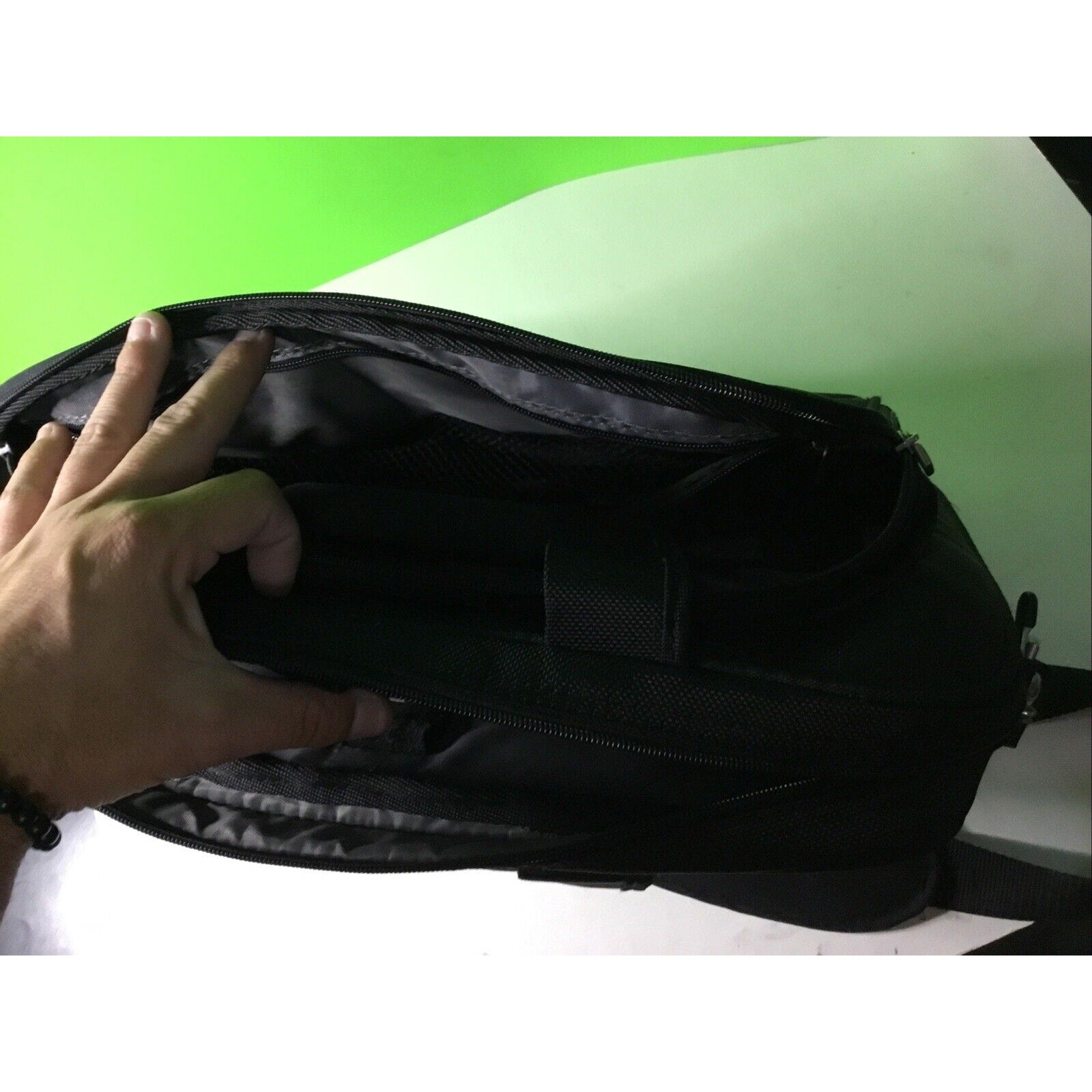 Dell Black Nylon Computer Laptop Carrying Messenger Bag Briefcase