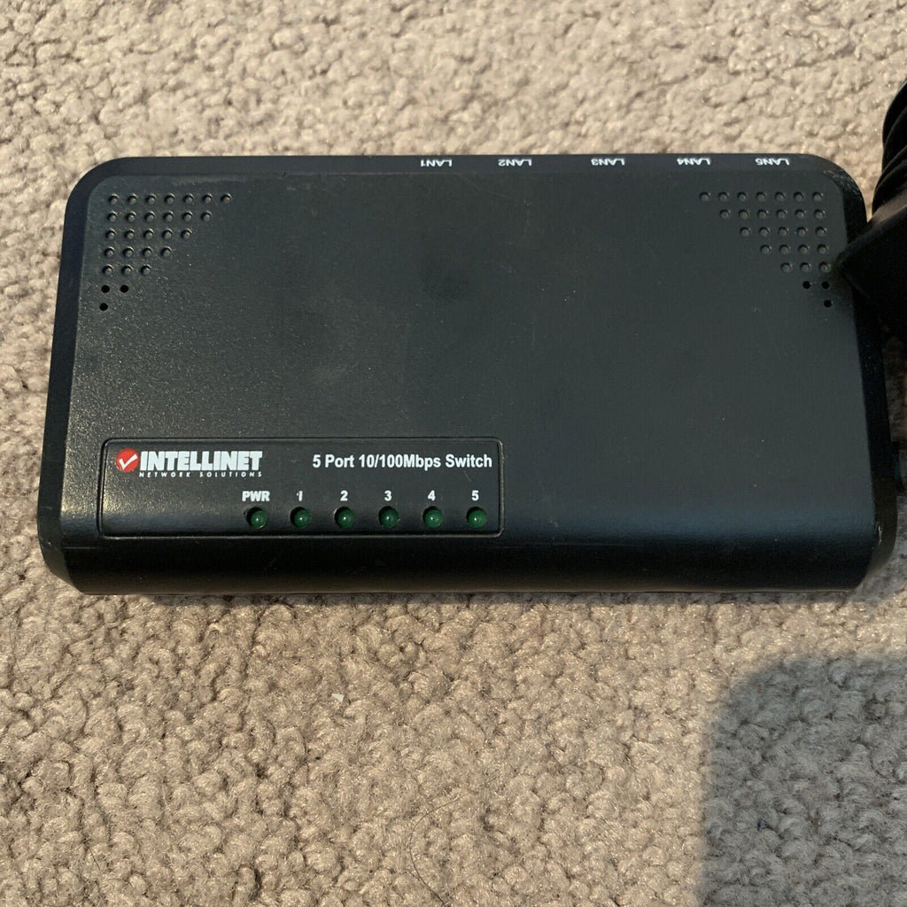 Intellinet 5-Port 10/100Mbps Fast Fast Ethernet Office Switch w/ Power Adapter