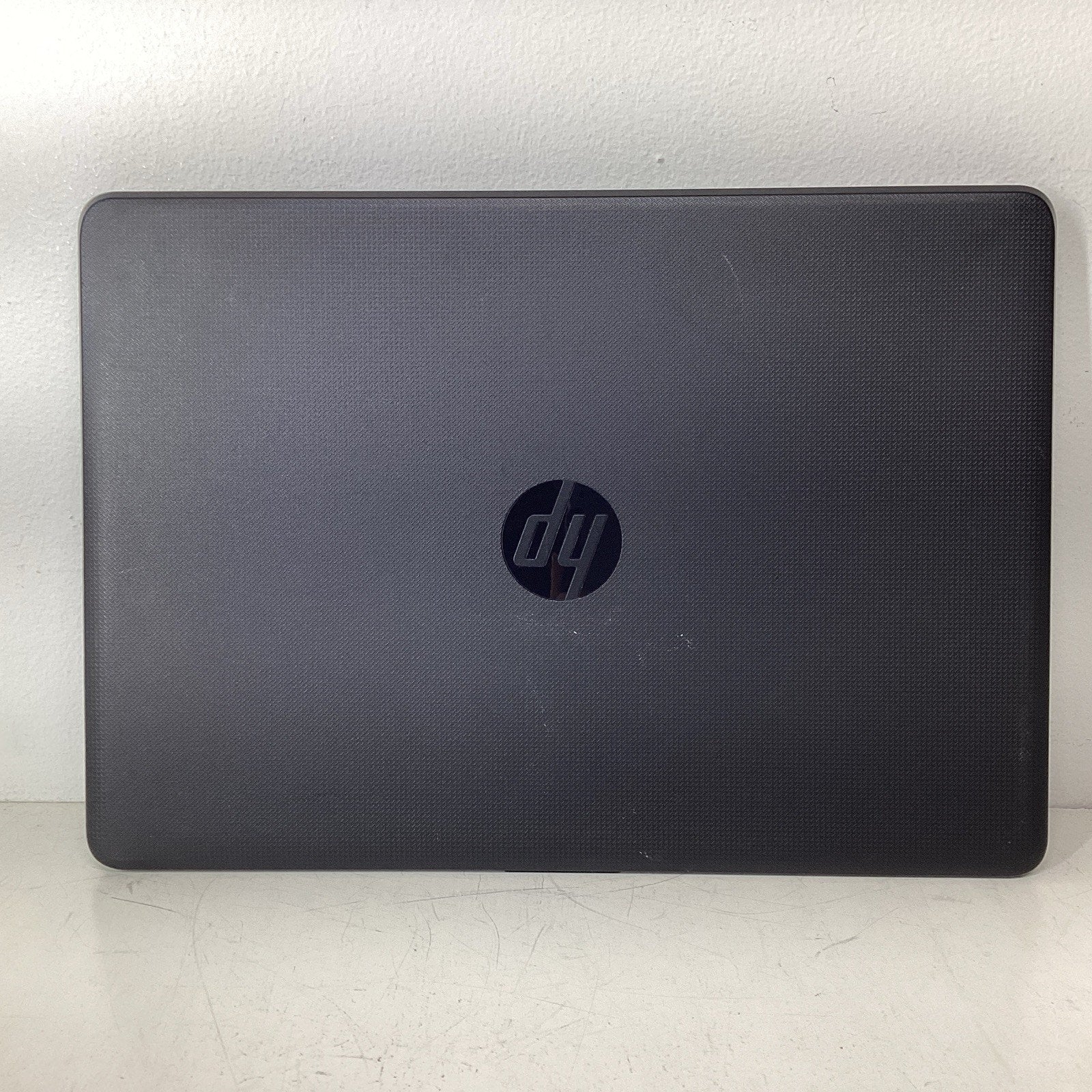 HP 14-bw065nr 14" Laptop AMD Radeon 4GB RAM 32GB SSD - For Parts