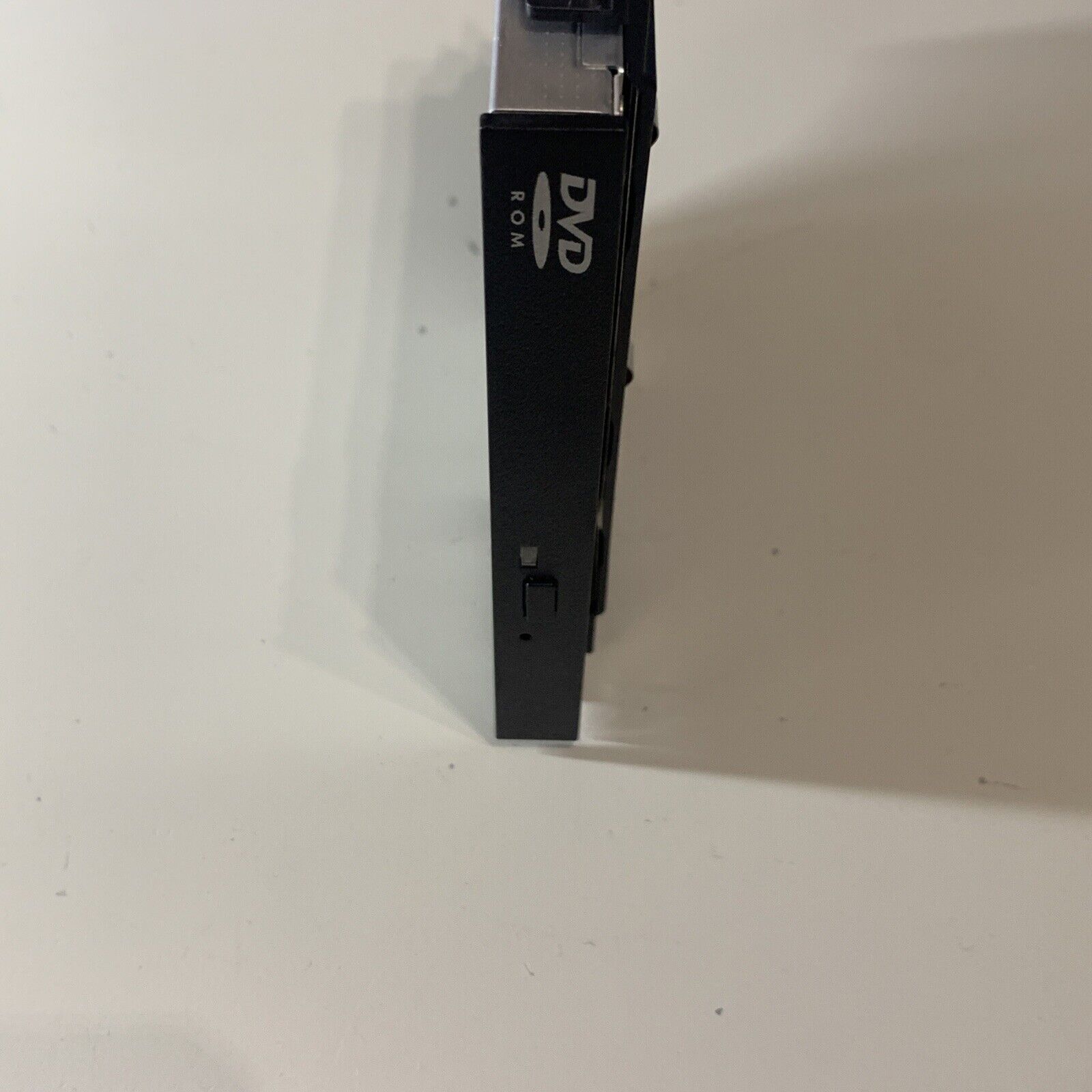 DELL DS-8D9SH112C 8x SATA DVD ROM Media Slim Optical Drive w/Cradle P/N: 0R7J8C