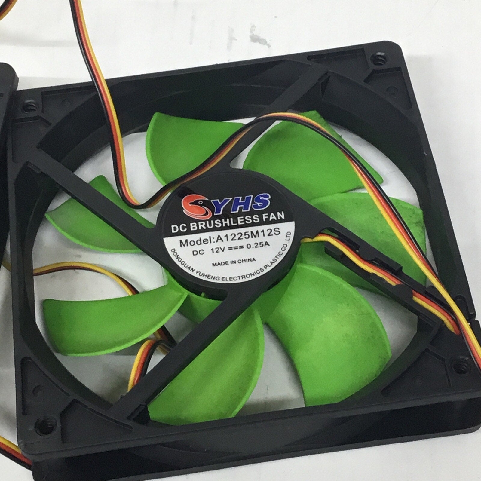 Lot of 2 YHS DC Brushless 120mm fans A1225M12S