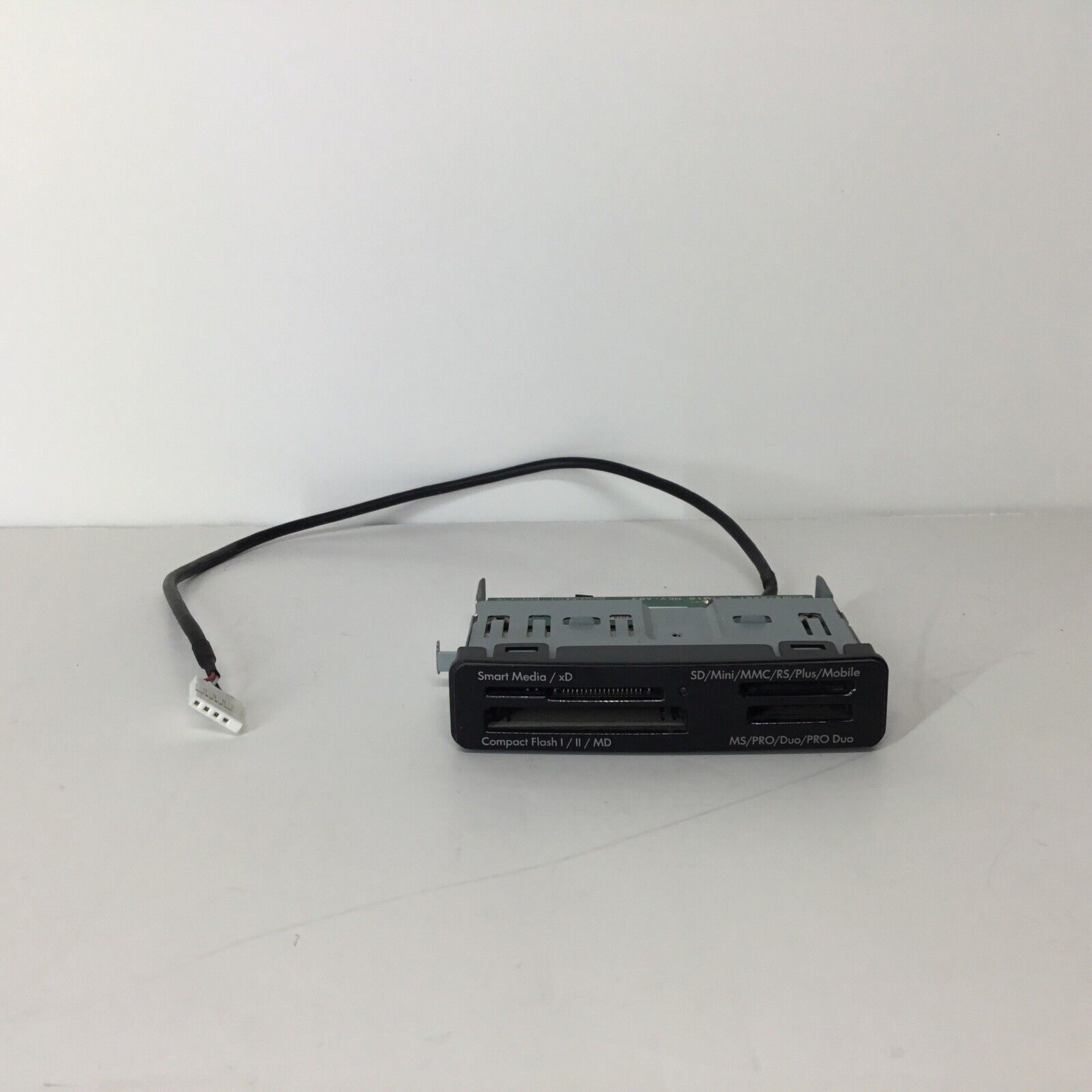 HP Pavilion Front Panel Multimedia Card Reader w/Cable 504857-001