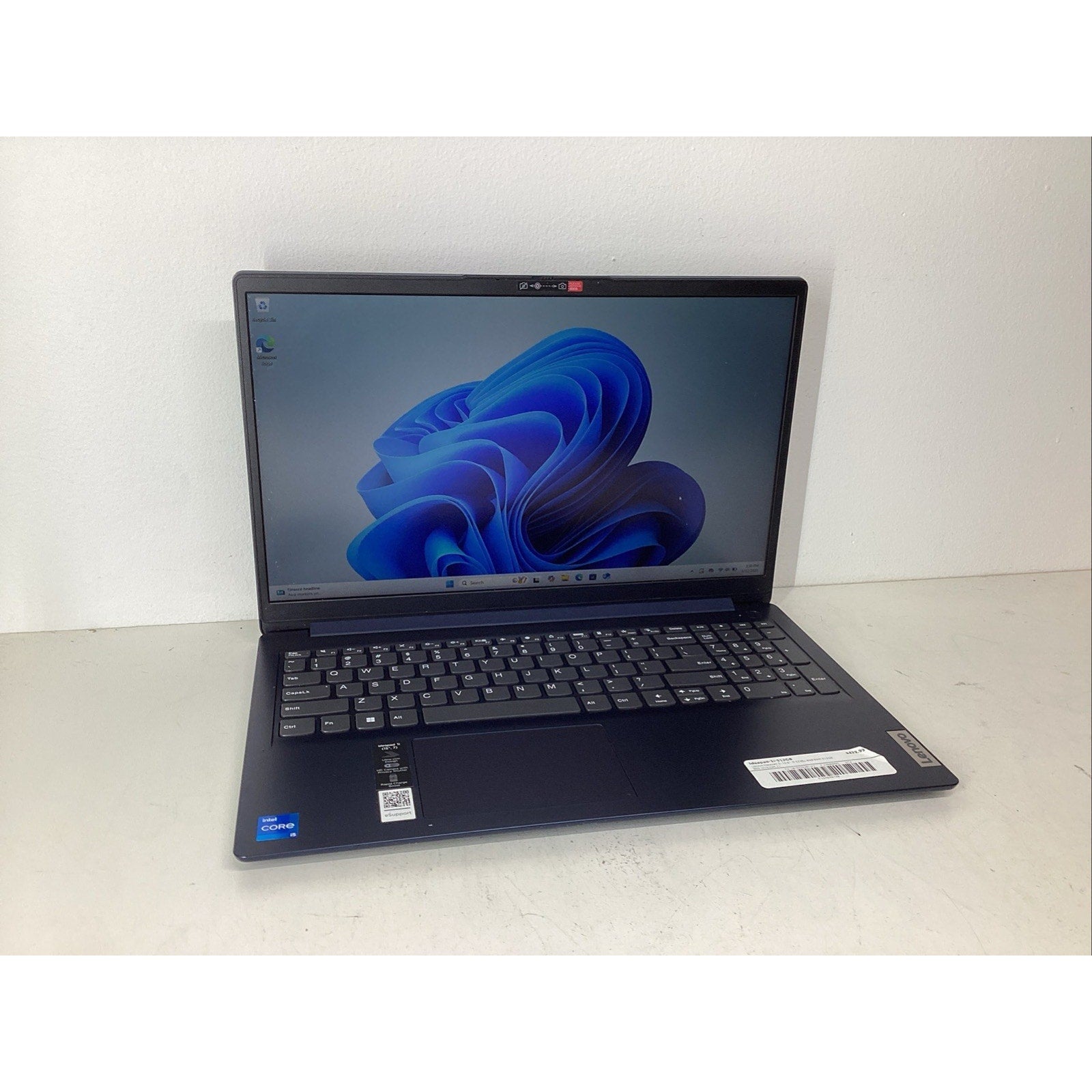 Lenovo IdeaPad 1i 15.6" Touchscreen Laptop Intel i5-1235U 512GB SSD Windows 11