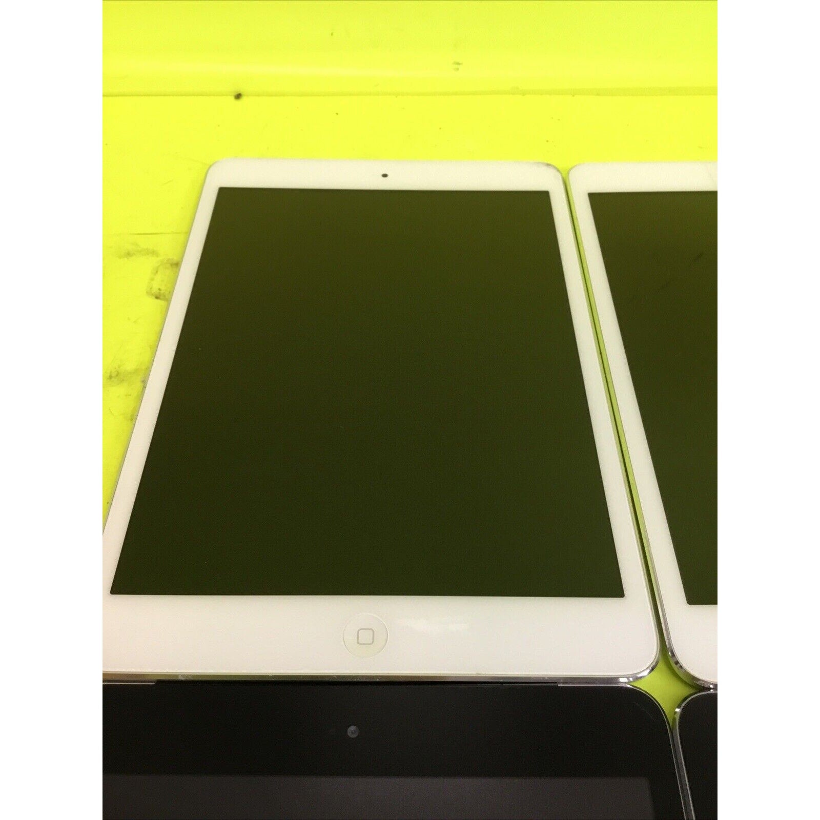 Lot of 4 Apple iPad Mini 1 and 2 FOR PARTS GOLD or RARE EARTH RECYCLE