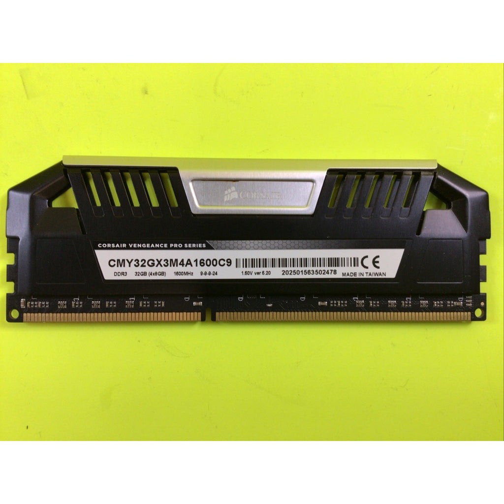 Corsair 8 GB DIMM 1600 MHz PC3-12800 DDR3 CMY32GX3M4A1600C9 Memory
