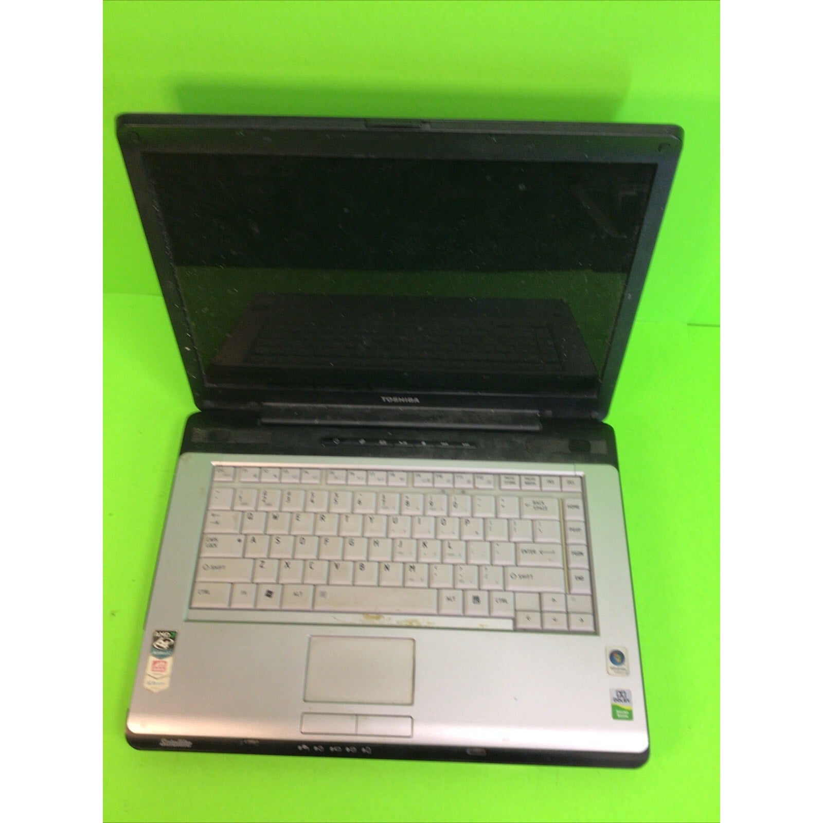 Toshiba Satellite A215-S5824 Laptop FOR PARTS or REPAIR