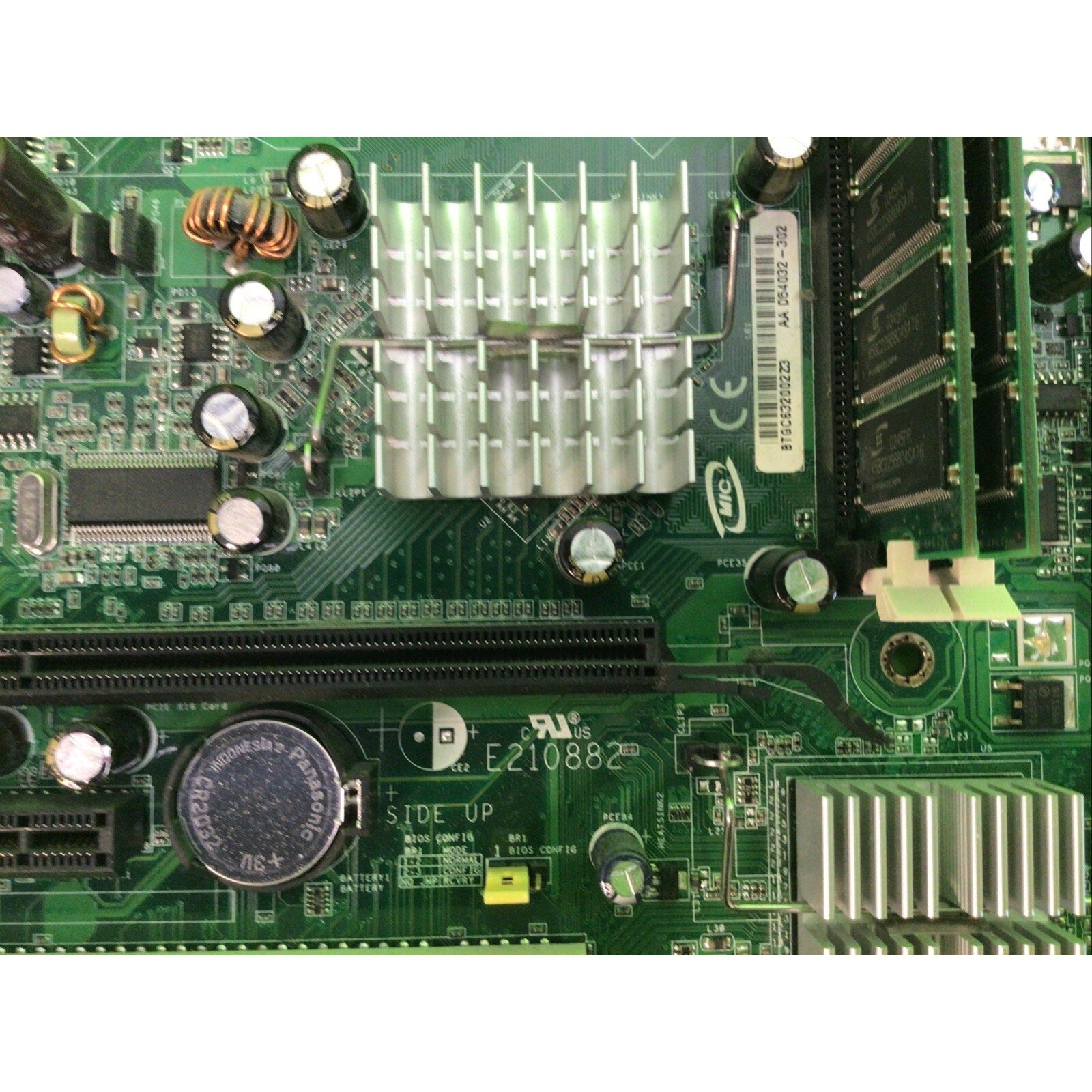 Intel D101GGC E210882 Desktop Micro ATX LGA775 with I/O Shield and 1GB RAM