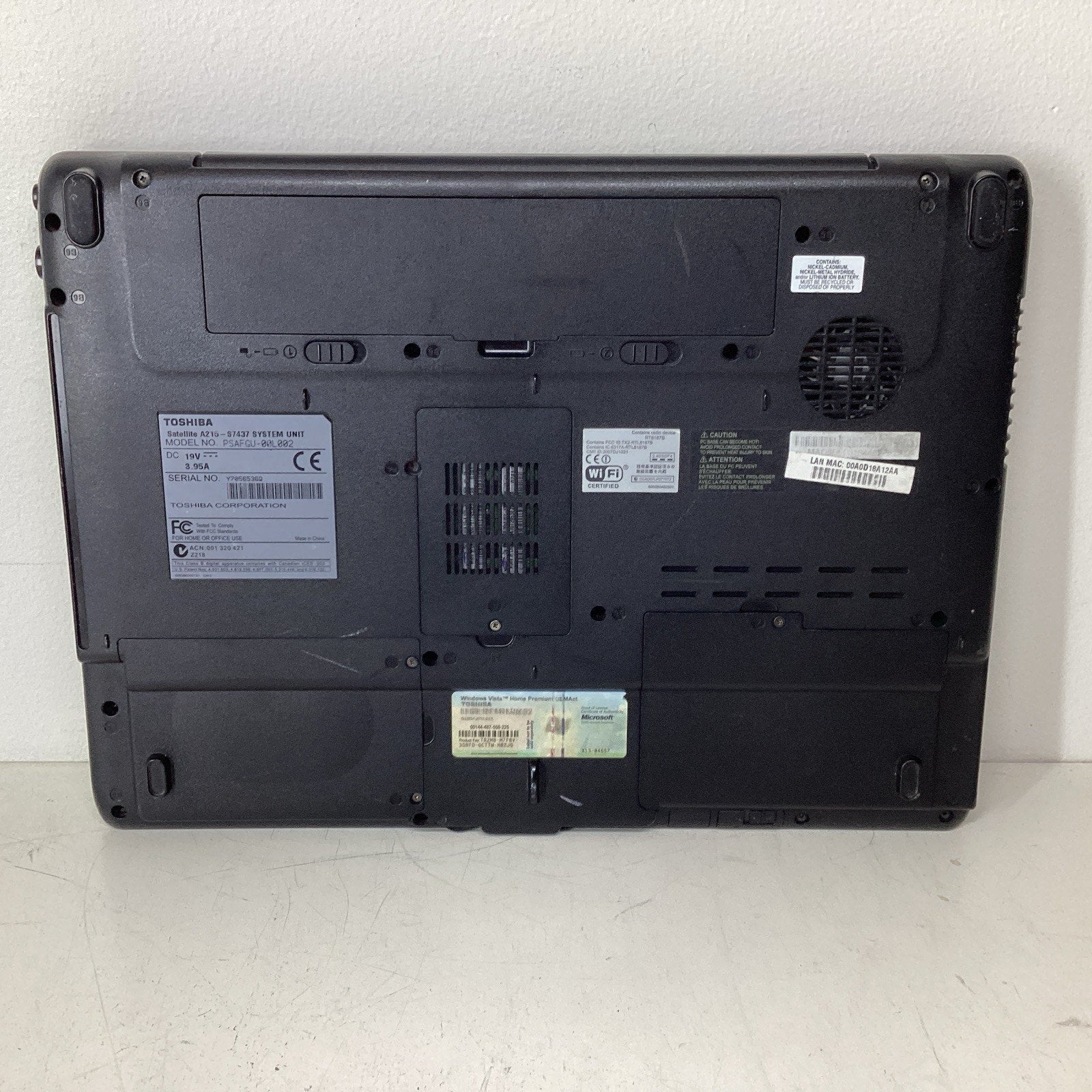 Toshiba Satellite A215-S7437 Laptop AMD Turion 64 X2 2GB RAM 120GB SSD-For Parts