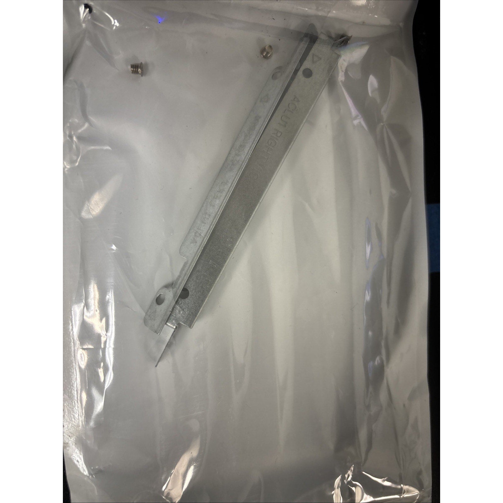 EC0TG000500 Lenovo Hard Drive Caddy 80L000H2US - Left And Right Plus Screws