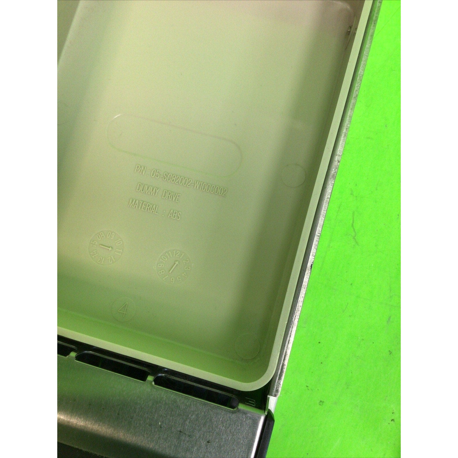 Lot of 2x Supermicro 3.5 Hot Swap Hard Drive Storage Caddy 05-SC82002-W100C002