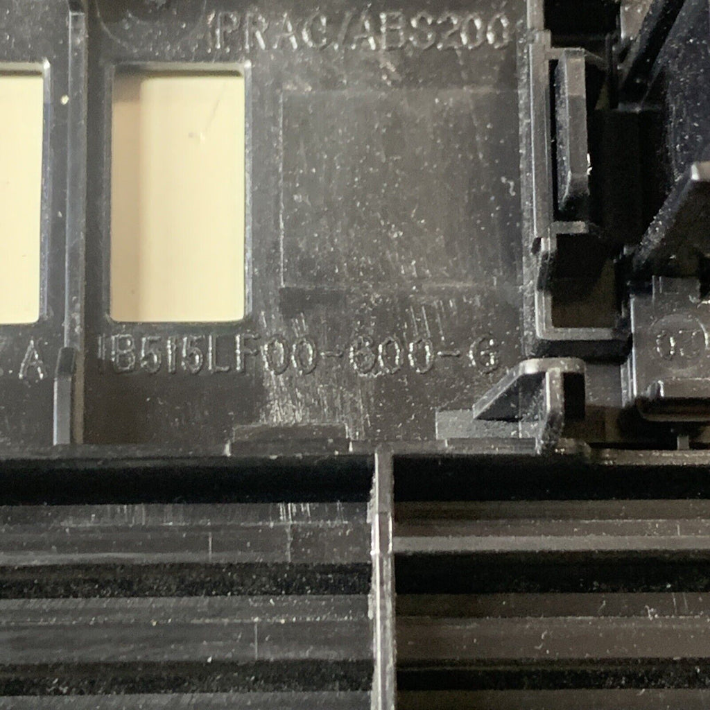 HP Z240 SFF Front Bezel HP No: 901837-001 * 1B515LF00-600-G