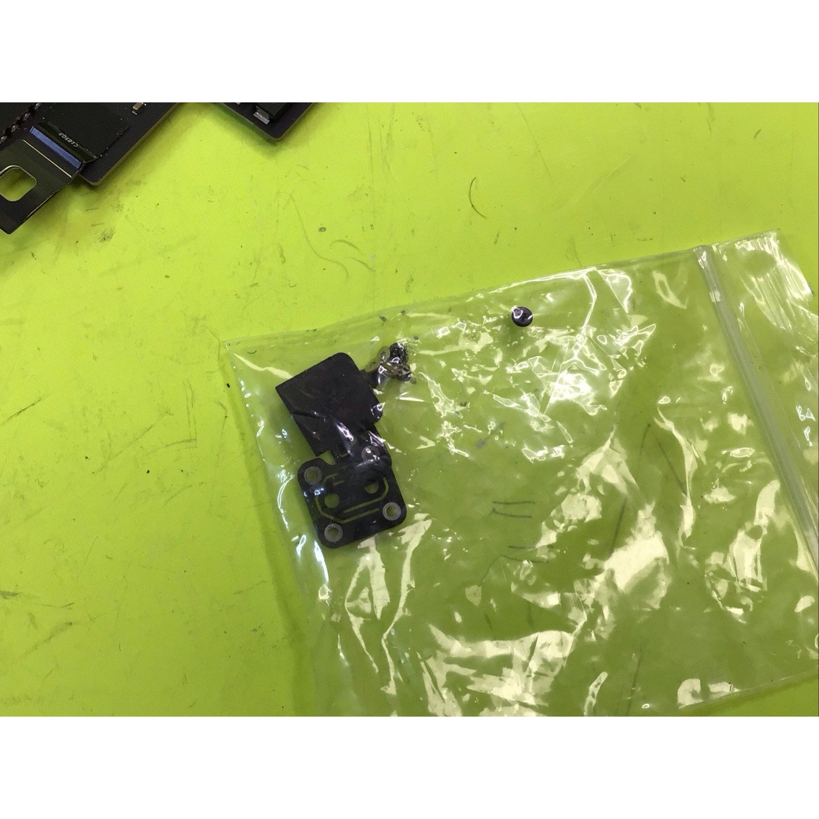 Apple MacBook Pro A1989 2019 2.4GHz 16/512gb Logic Board 820-00850-A FOR PARTS