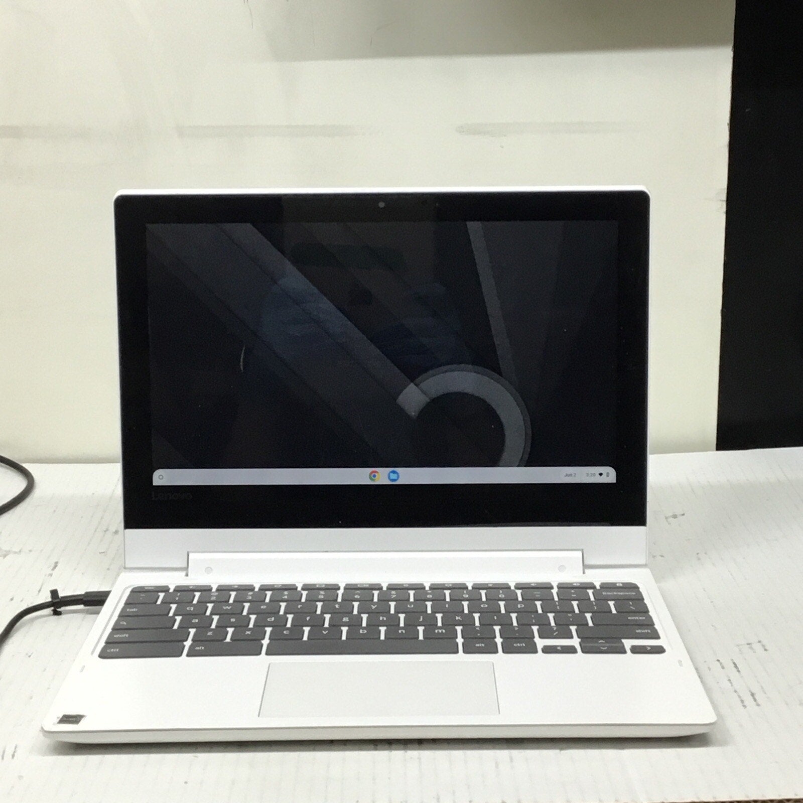 Lenovo C330 Chromebook 81HY, 11.6" Touchscreen 4GB Ram READ DESC