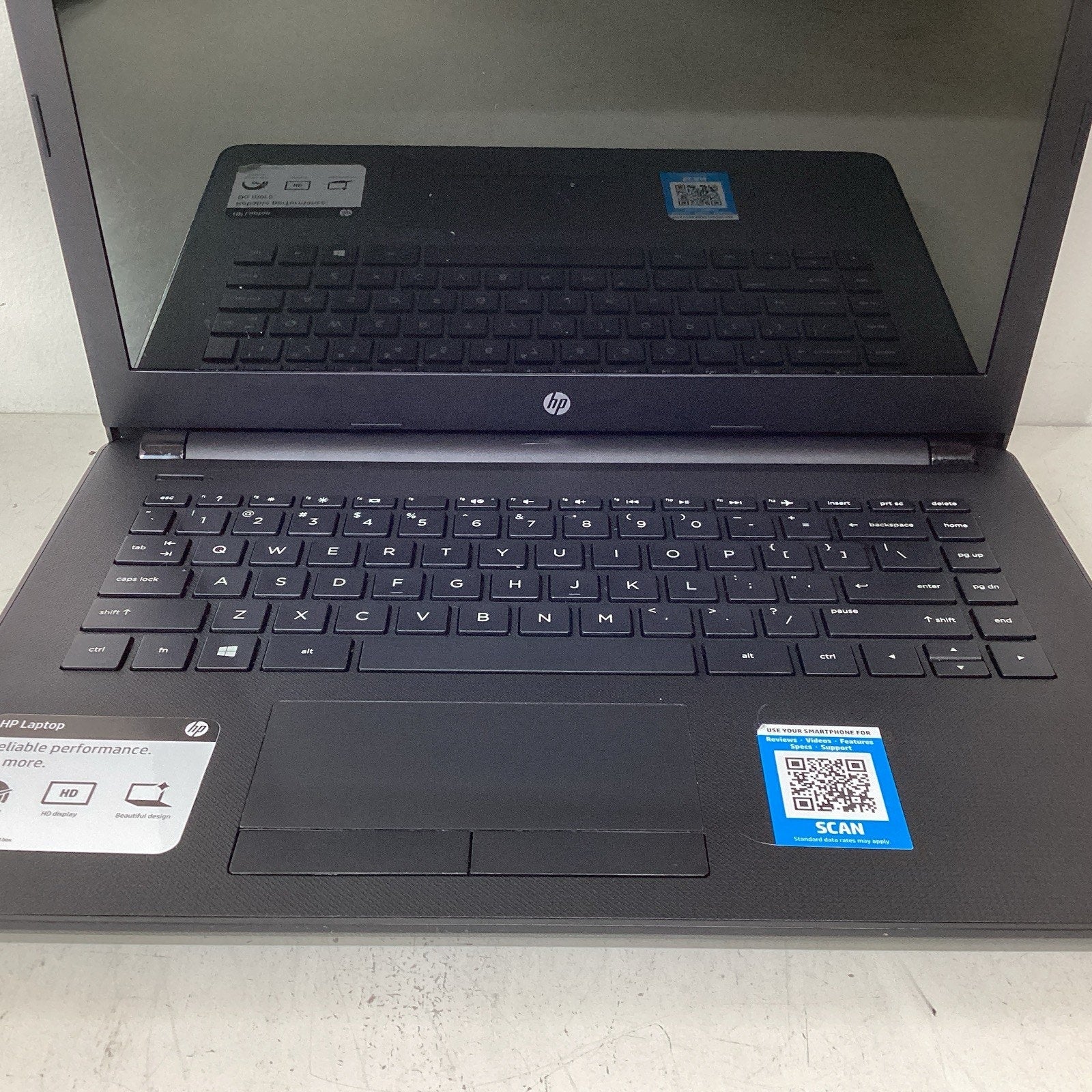 HP 14-bw065nr 14" Laptop AMD Radeon 4GB RAM 32GB SSD - For Parts