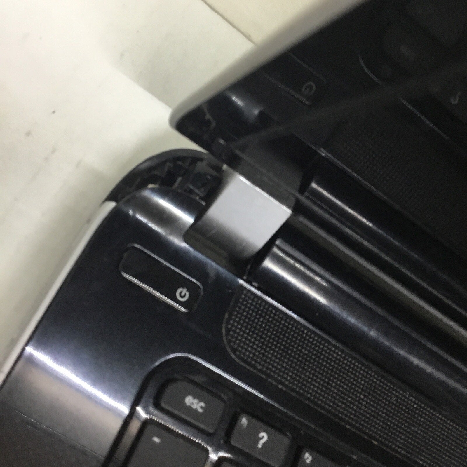 HP 14-F027CL Pavilion Laptop AMD A8-5545M APU Radeon FOR PARTS READ DESC