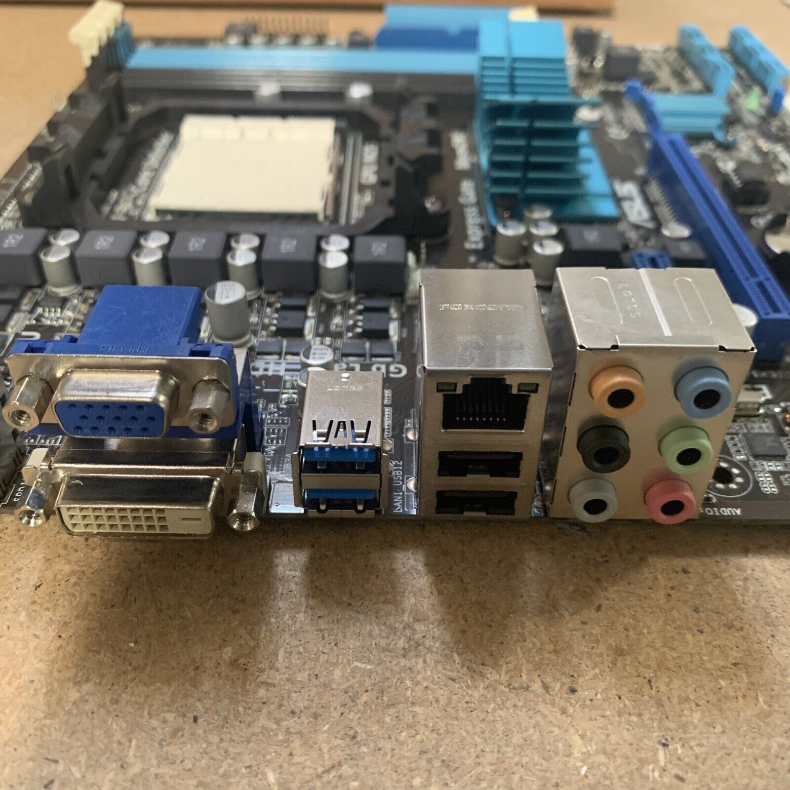 ASUS M4A88T-M R2.01 Socket AM3 AMD Motherboard With I/O Shield