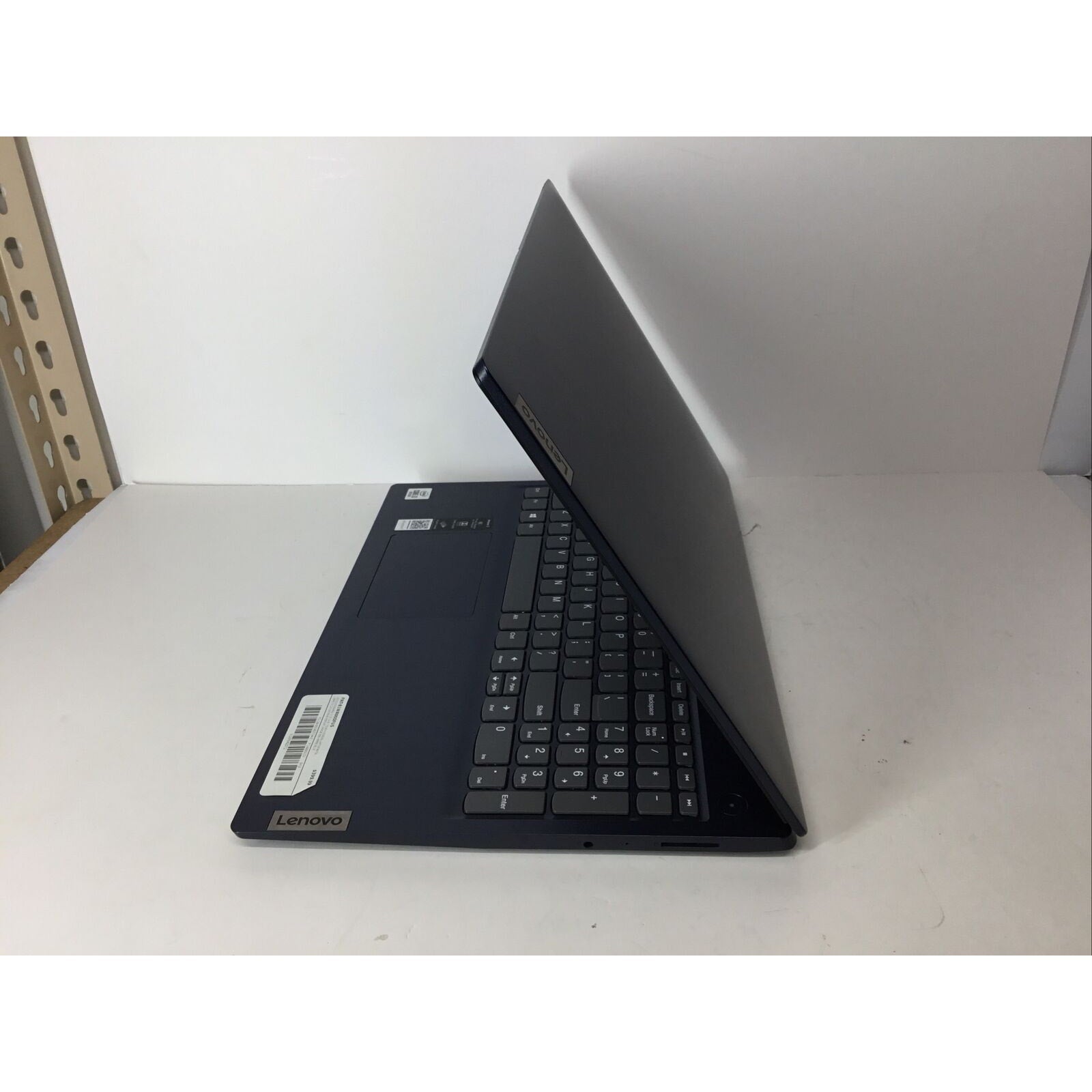 Lenovo IdeaPad 3 - i3-10110U, 8GB RAM, 240GB SSD (15IML05)