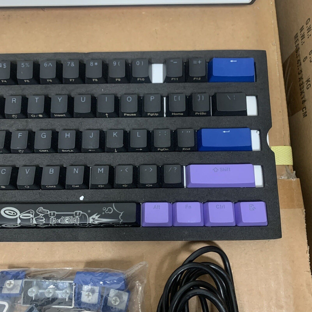 Ducky One 2 SF USB DKON1967ST Keyboard With Replacement Key Caps