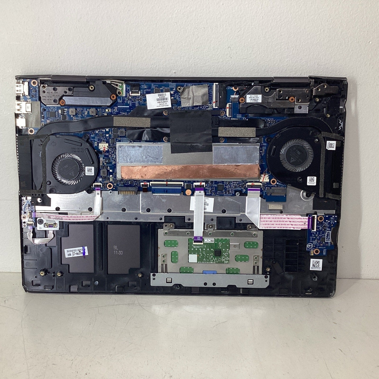 HP Envy x360 15m-ds0011dx Laptop AMD Radeon Missing Parts Read - For Parts