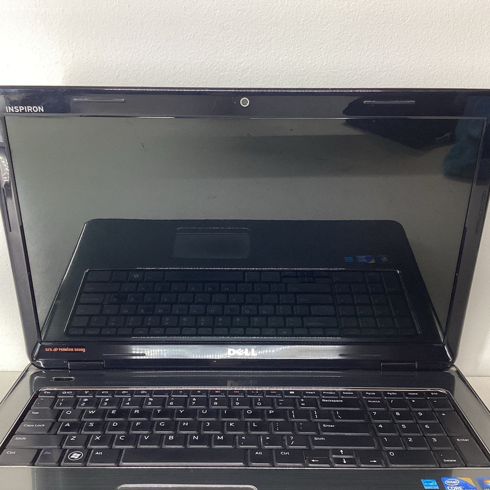 Dell Inspiron N7010 i5-M460 2.53GHz 4GB RAM 500GB HDD - For Parts