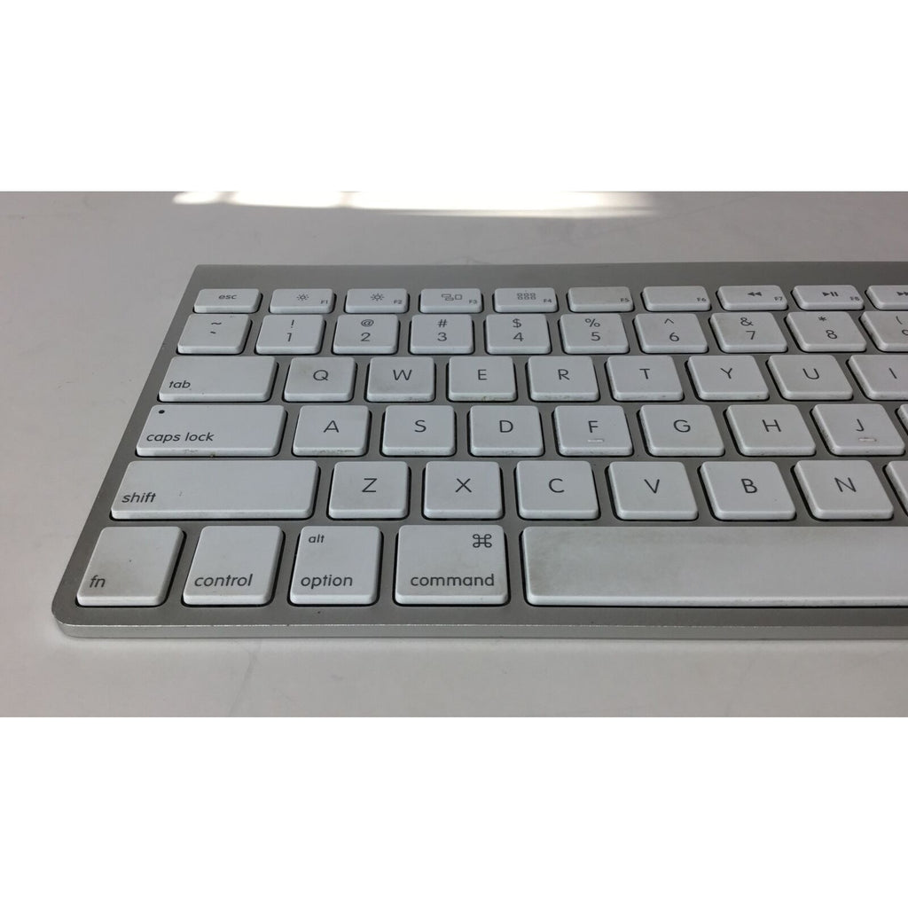 Apple 2009 Magic Keyboard Wireless Bluetooth Model A1314 - For Parts