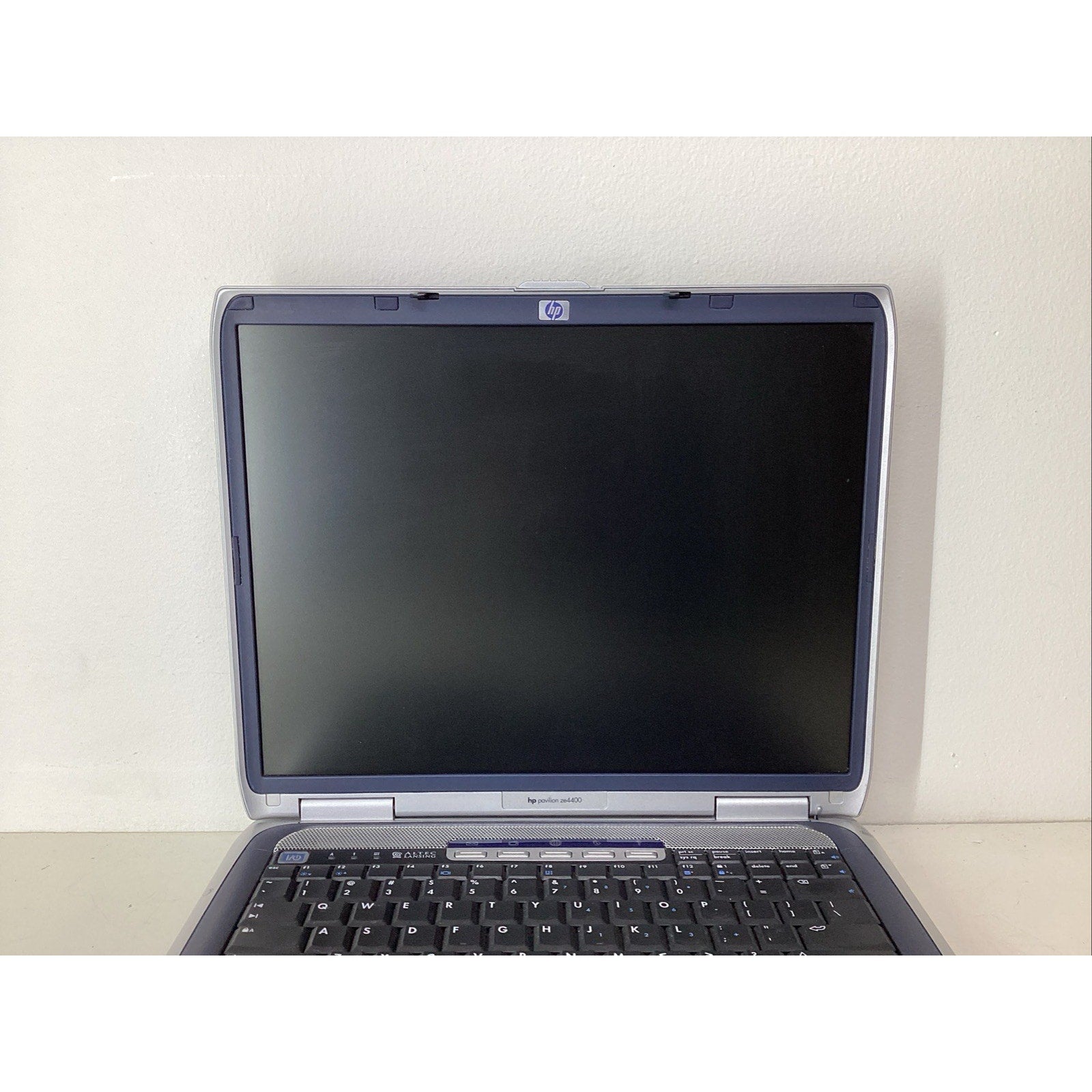 HP Pavilion ZE4400 Laptop Windows XP AMD Athlon-XP-M - For Parts