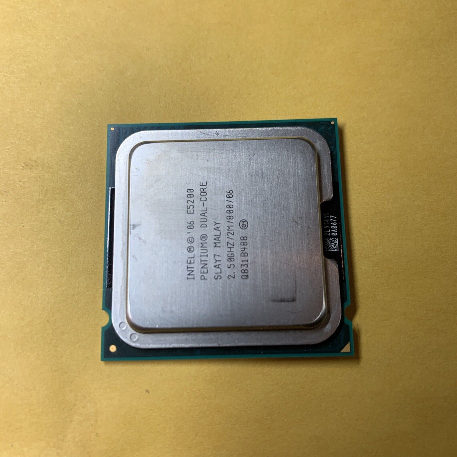 Intel SLAY7 Pentium Dual Core E5200 2.50GHz/2M/800 Socket 775 CPU Processor