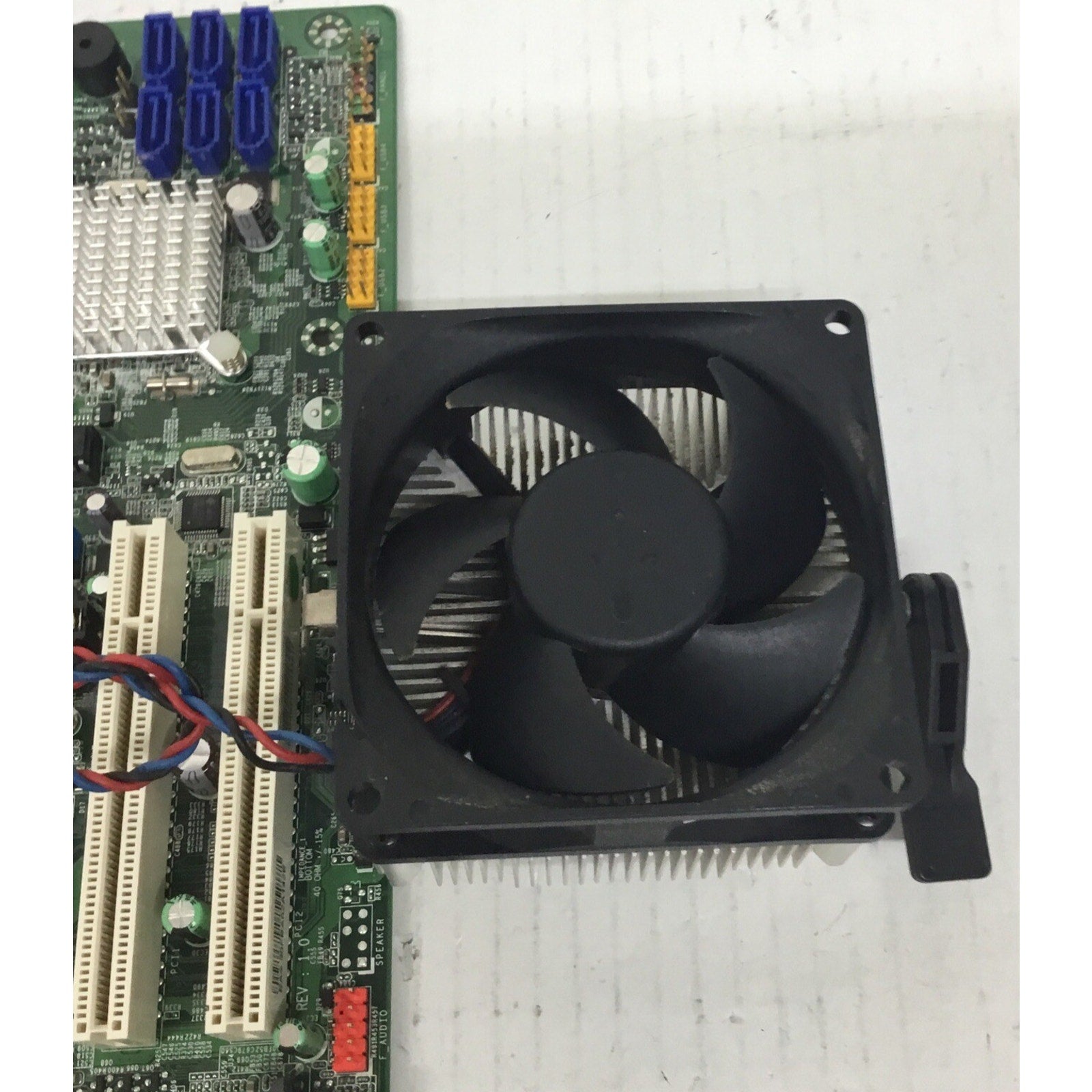 Foxconn RS780M03G1–8EKRS2HM0D AMD Motherboard Socket +W/ AMD Phenom II 810 & Fan