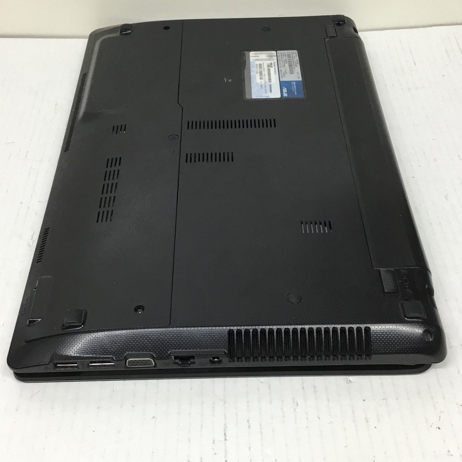 ASUS K53E 15" Laptop Intel Pentium No HDD / Good Battery / No Adapter