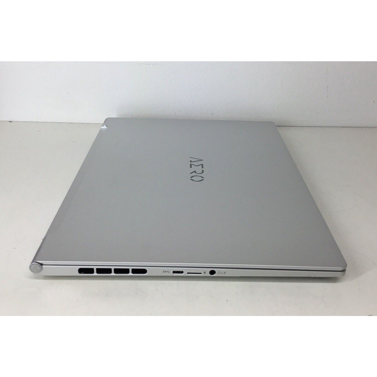 Gigabyte AERO 16 OLED Gaming Laptop i9-13900H 32GB RAM 1TB SSD RTX 4070