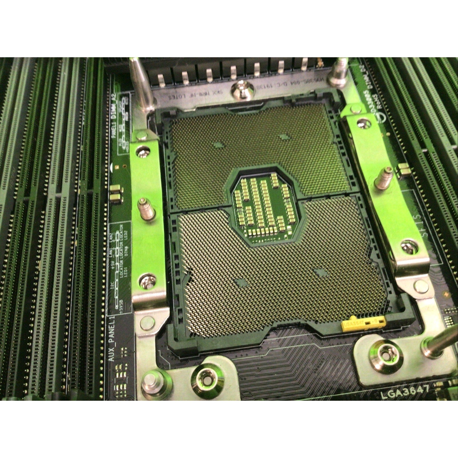 ASUS Pro WS C621-64L SAGE Motherboard Intel C621 LGA 3647 DDR4 w/CPU HEATSINK