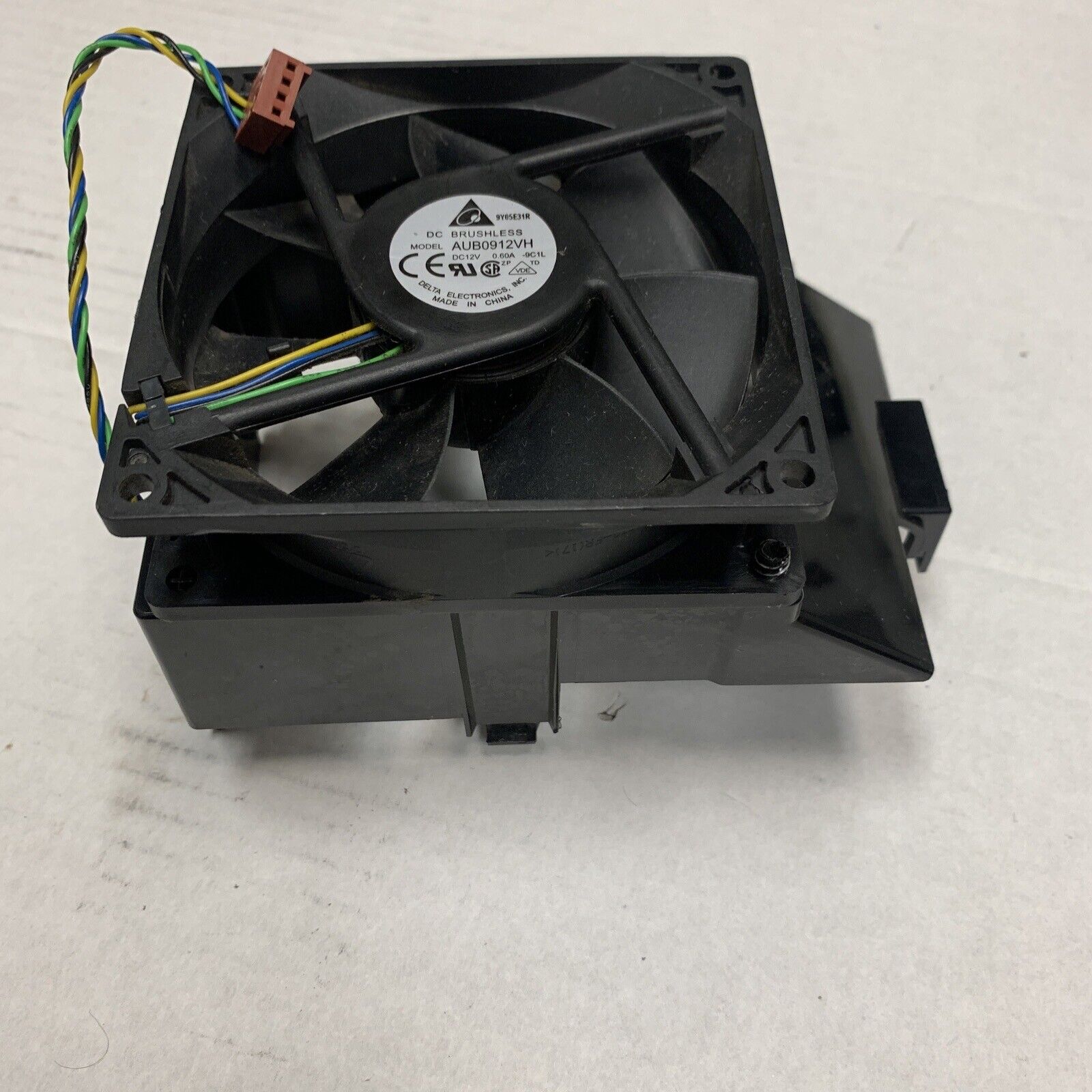 HP PRO 4300 Compaq 6000 6305 Elite Cooling Fan with Shroud AUB0912VH 636922-001