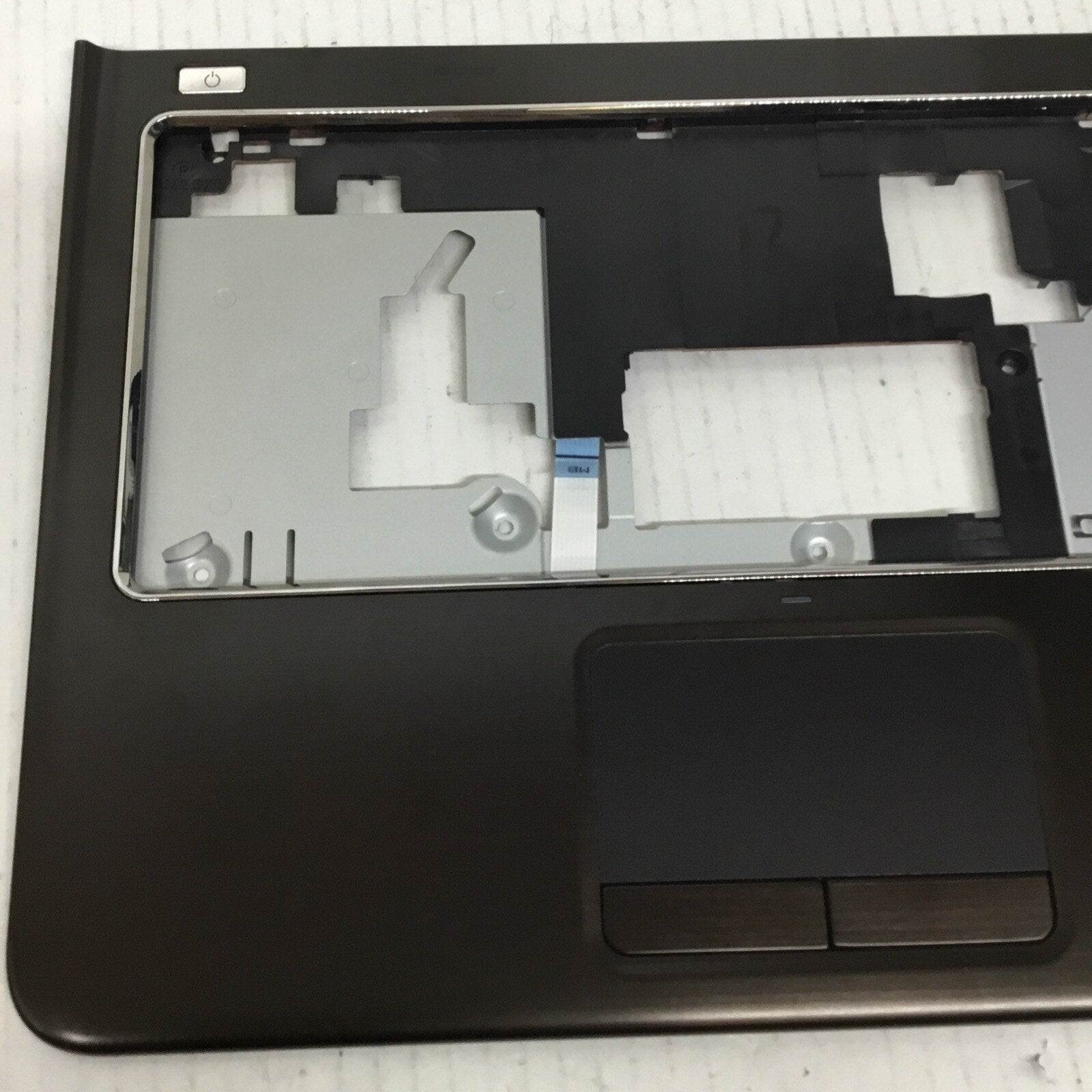 READ 0RDTMY Dell Inspiron 14Z N411Z - 14" Palmrest w/ Touchpad - 0RDTMY