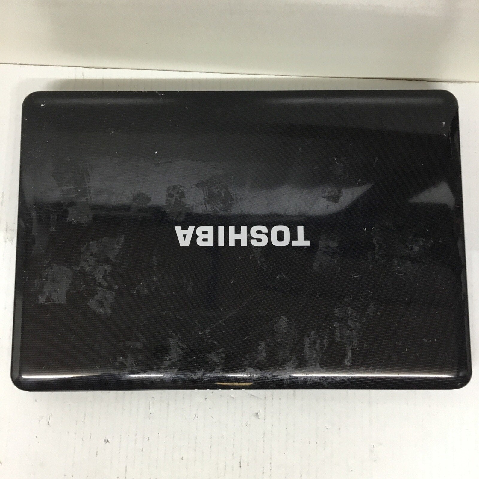 TOSHIBA Satellite L505D-GS6000 AMD Vision 15.6” 4 GB No HDD No Adapter