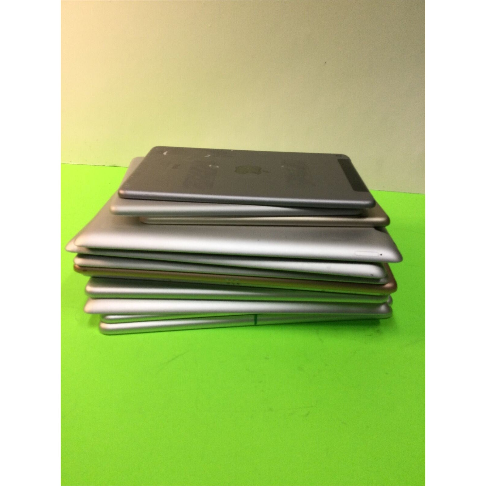 Lot of 12 iPads UNTESTED AS IS