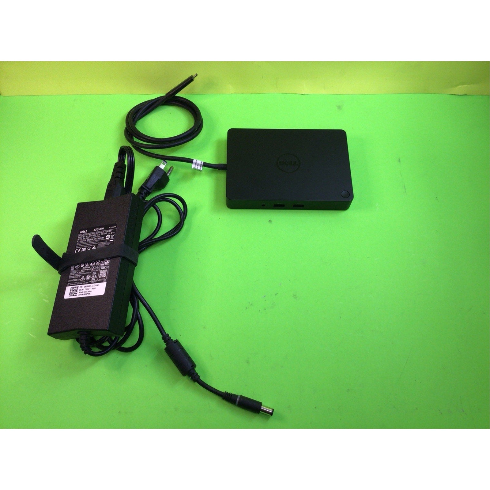 Dell WD15 USB-C K17A Laptop Docking Station Dock w/ 130W AC Adapter