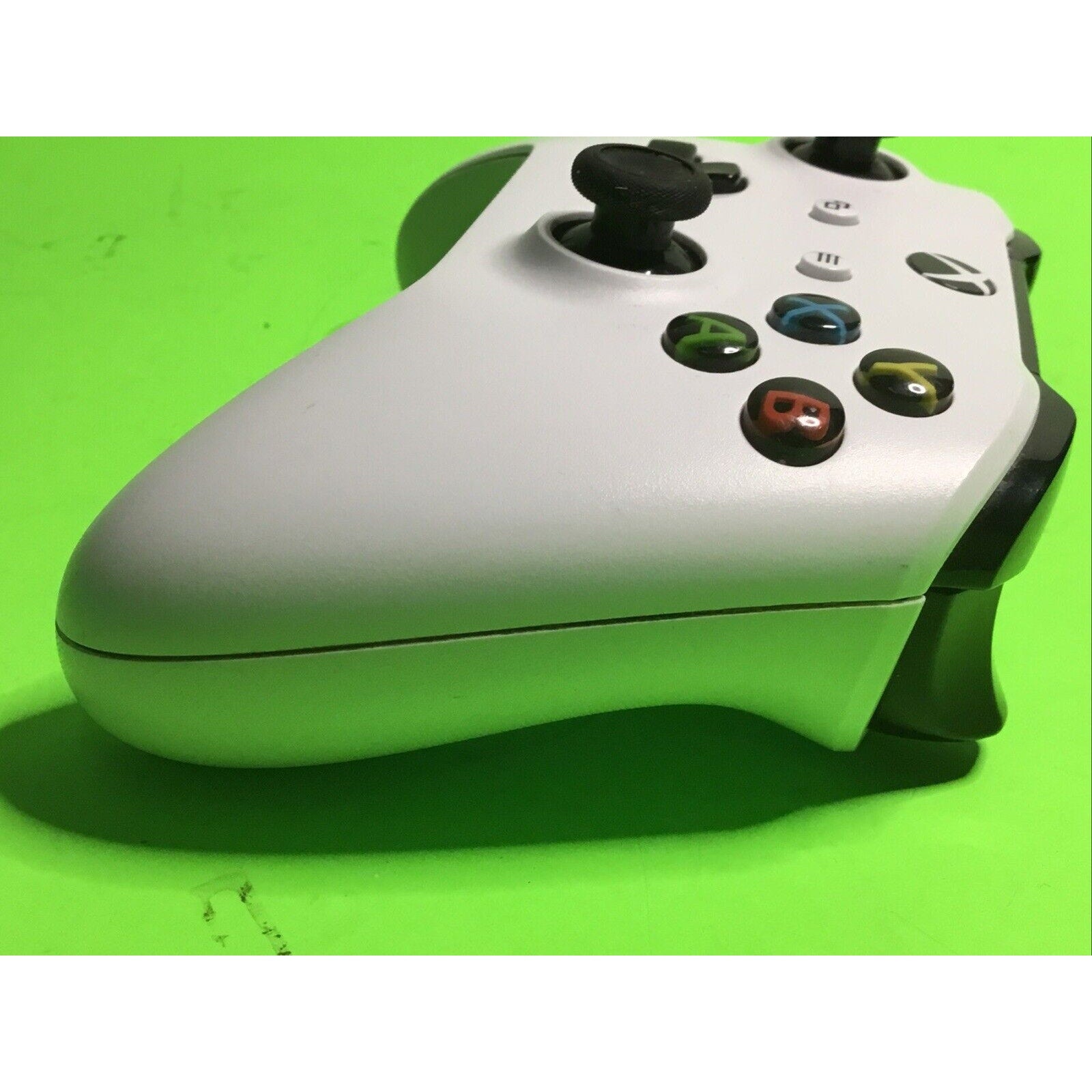Microsoft 1708 Xbox One Controller and Xbox 360 Controller FOR PARTS or REPAIR