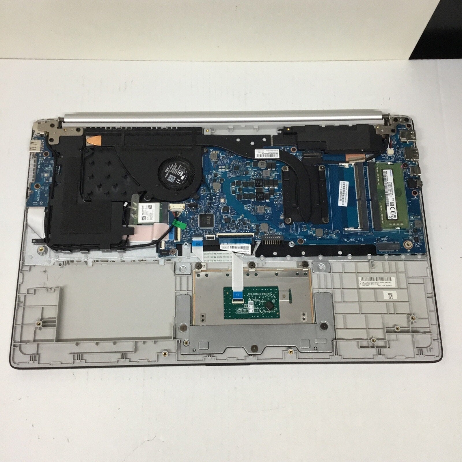 HP 17-CP0700DX 17.3 AMD Ryzen 5 5500U 8GB RAM FOR PARTS READ DESC