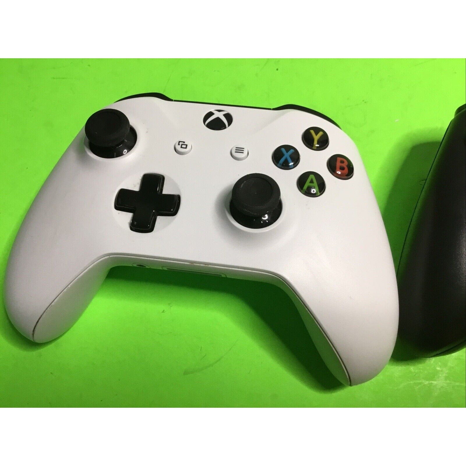 Microsoft 1708 Xbox One Controller and Xbox 360 Controller FOR PARTS or REPAIR