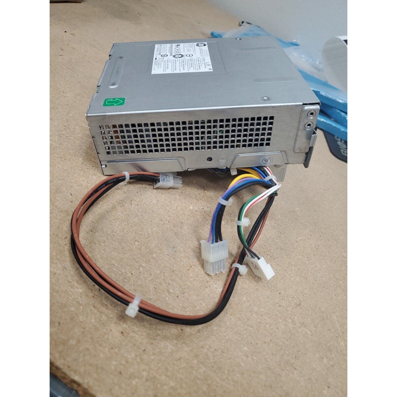 HP Compaq Model CFH0240AWWA 240W Power Supply P/N: 611482-001 613763-001