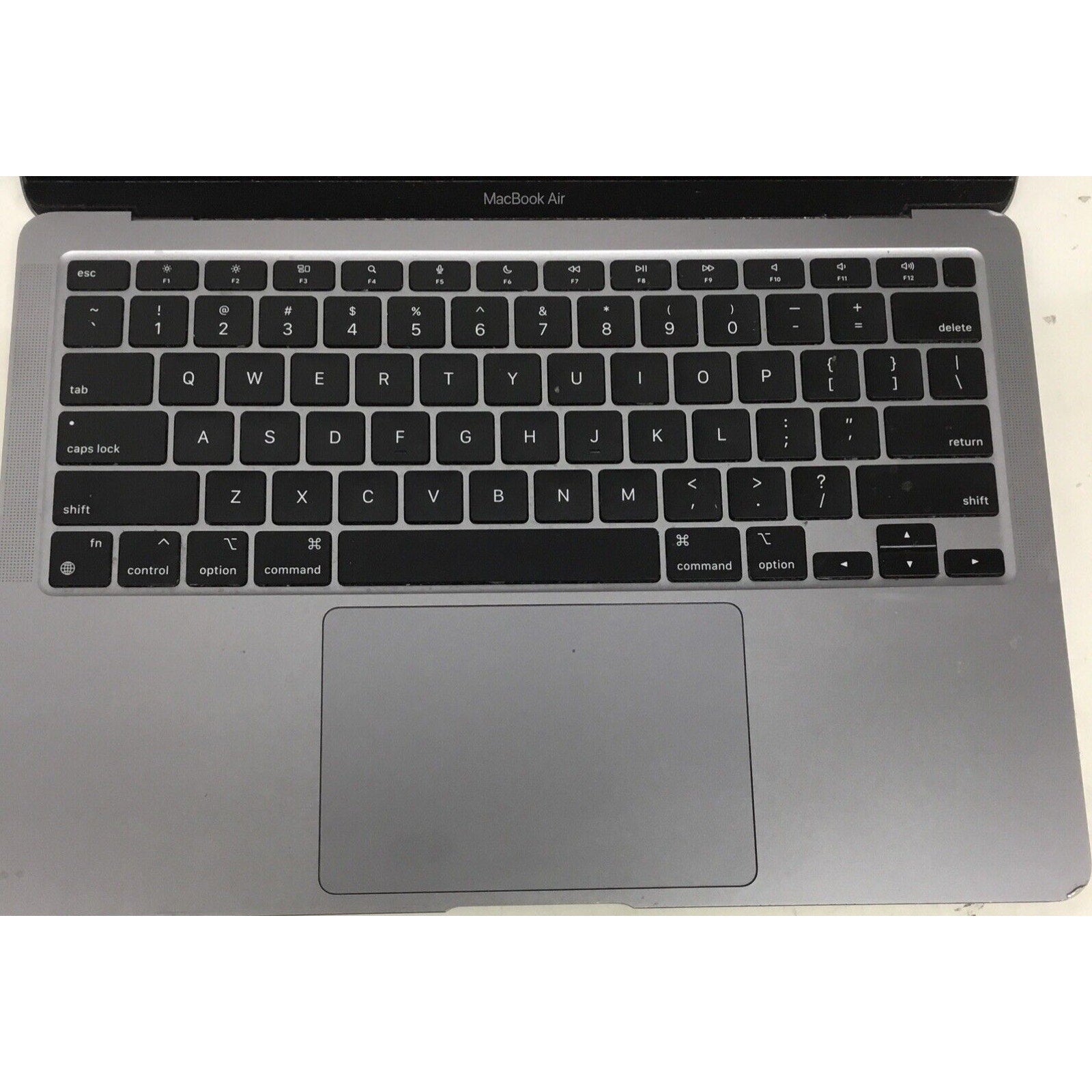 Apple MacBook Air 13" 2020 A2337 Apple M1 8GB DDR4 251GB SSD READ DESC