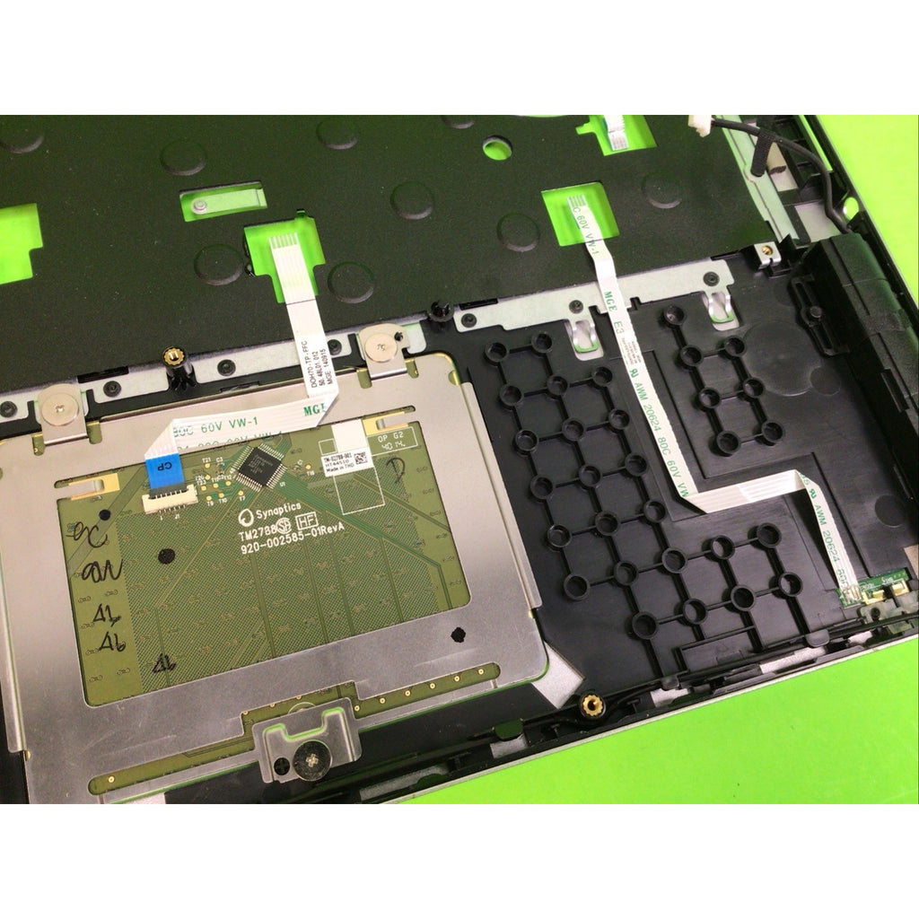 DELL Inspiron 17 7737 Palmrest Touchpad Assembly 0CYGR0